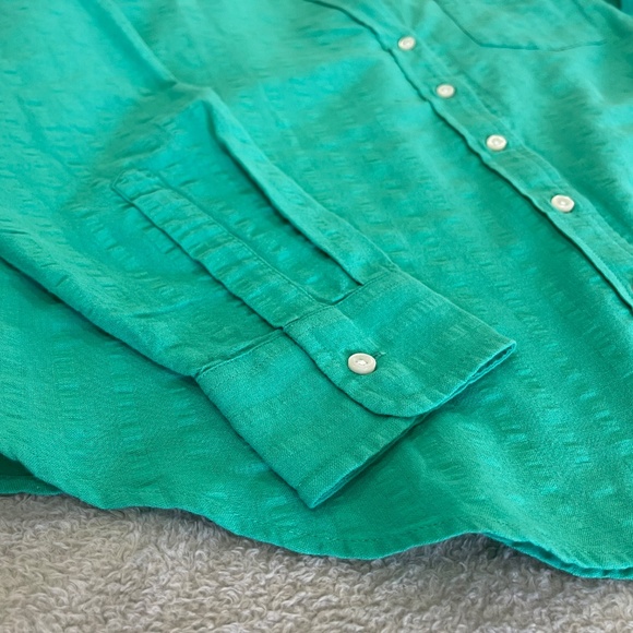 Green Linen Button Down Size Medium - Picture 5 of 12